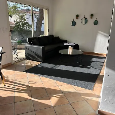Сasa de vacaciones Le Bonheur Avec Piscine Et Jardin