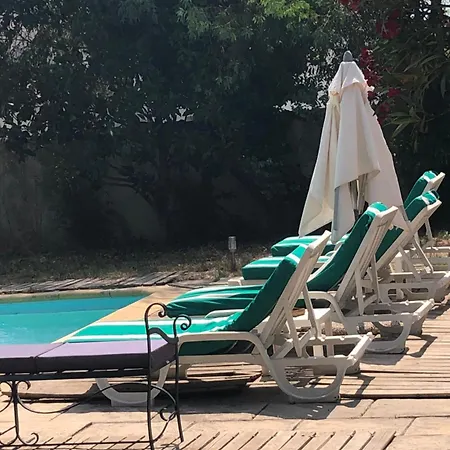 Le Bonheur Avec Piscine Et Jardin * 카시스