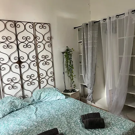 Holiday home Le Bonheur Avec Piscine Et Jardin