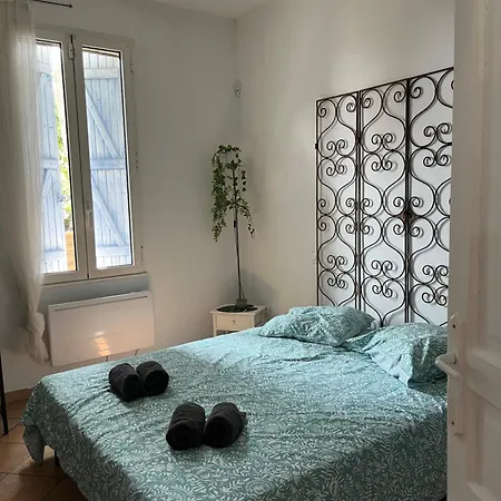 Le Bonheur Avec Piscine Et Jardin